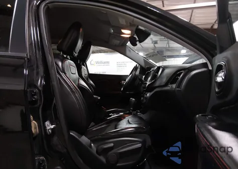 2019 Jeep Cherokee Trailhawk 4X4 из США, поврежденный, VIN 1C4PJMBX7KD329660